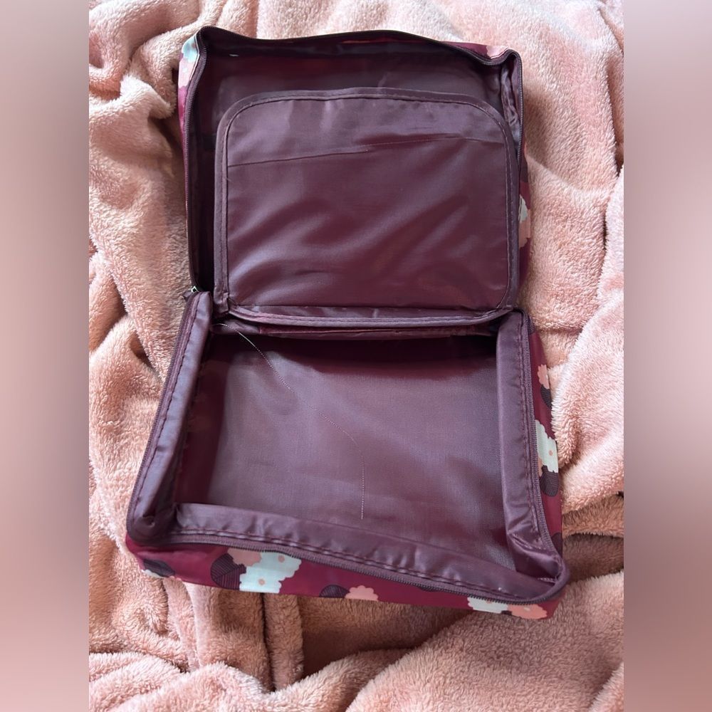 Travel Makeup Bag With Different Compartments! Nwt - Picture 8 of 8